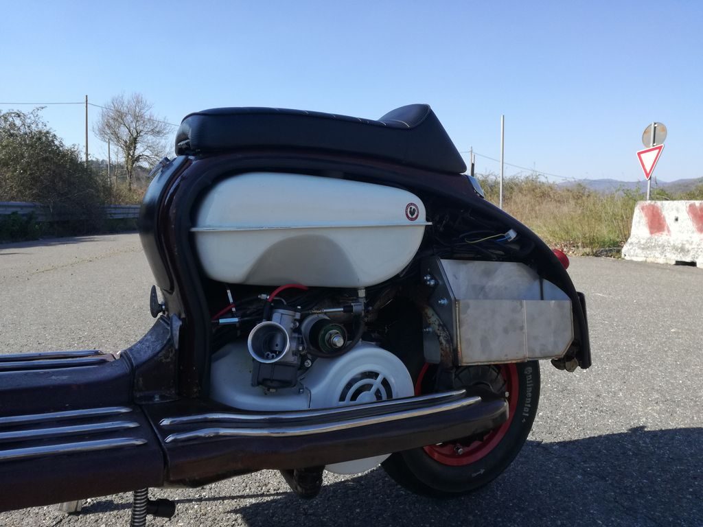The Split #13 - Lambretta Rat S2 Quattrini TV210 - Scooterismo - Genuine Italian Magazine