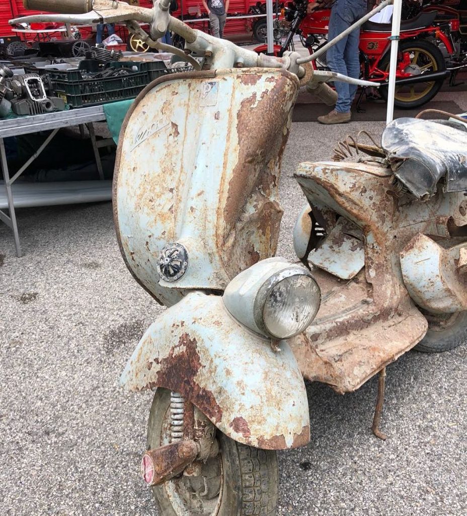 restauro scooter d'epoca