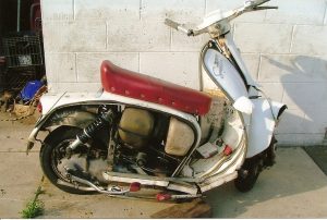 restauro scooter d'epoca