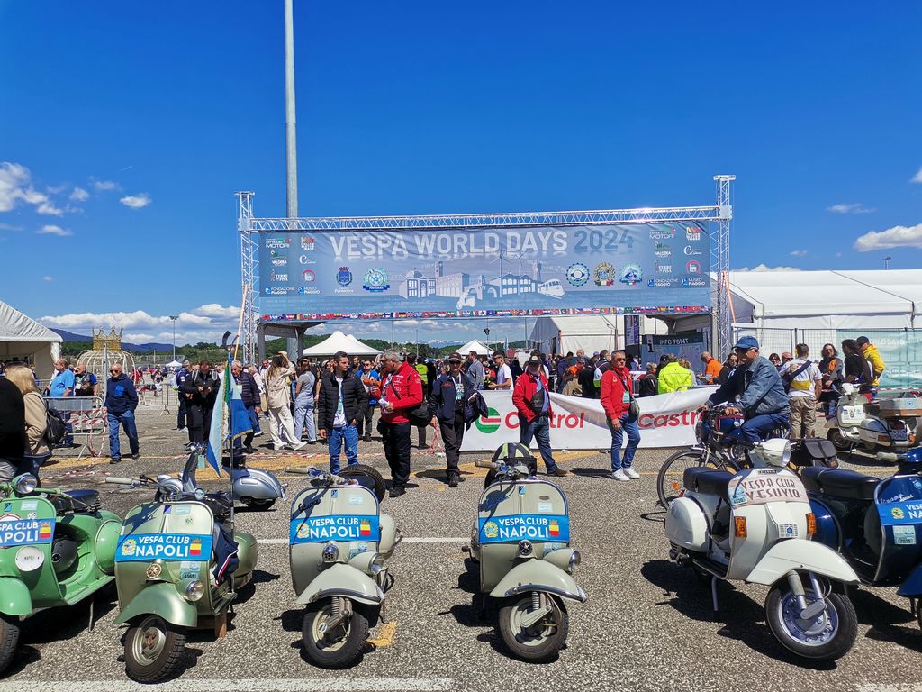 Vespa World Days 2024